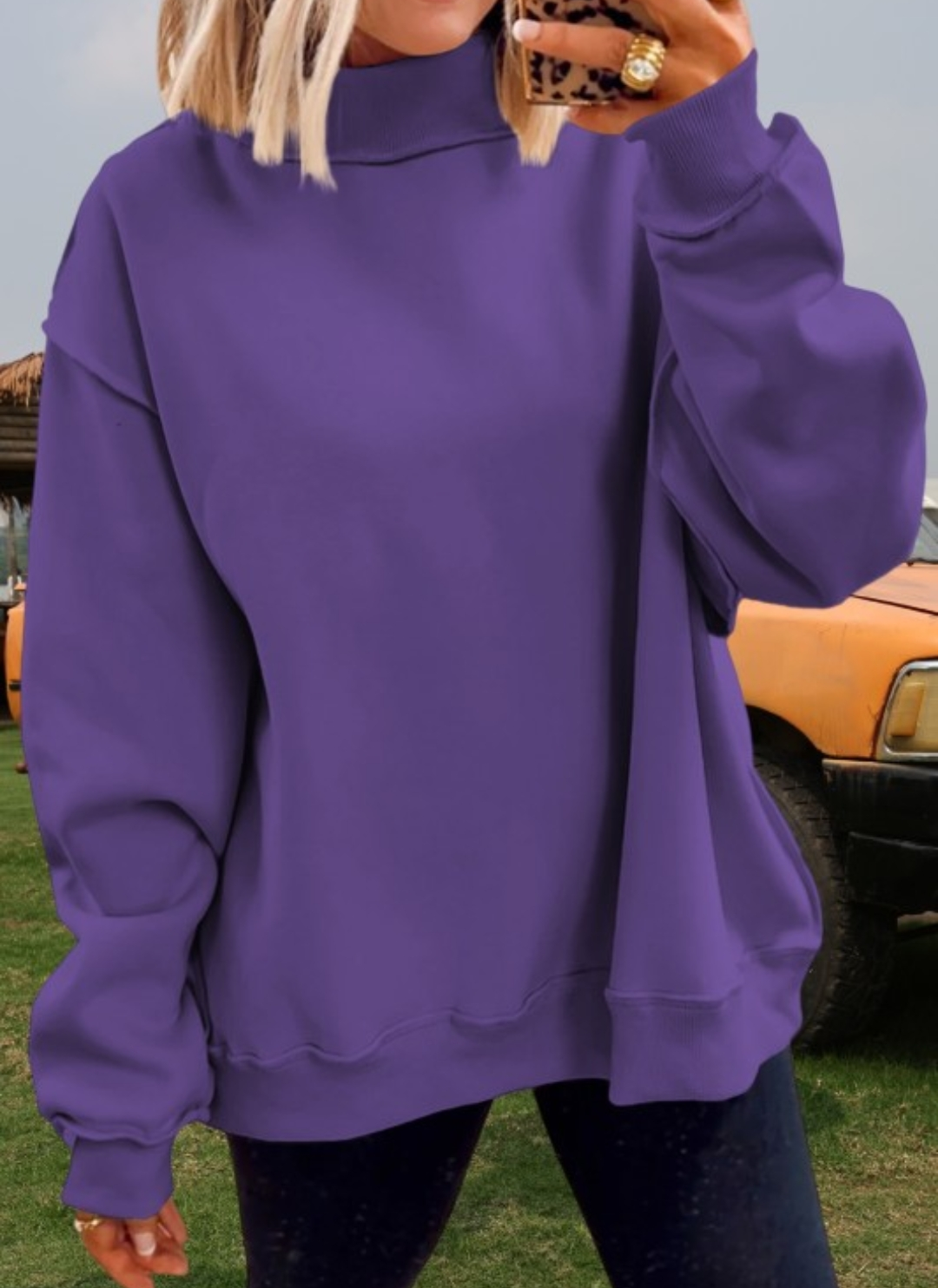 Mock neck: Sweatshirt